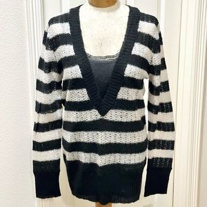 Apt. 9 Women’s Deep V-Neck L/S Pullover Striped Sweater - M